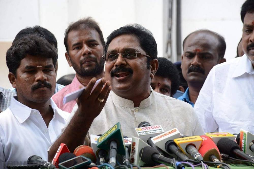 தலைப்பு: மின் கணக்கீட்டு குளறுபடிகளுக்கு தீர்வு காண வேண்டும்: தமிழக அரசை வலியுறுத்திய டிடிவி தினகரன்