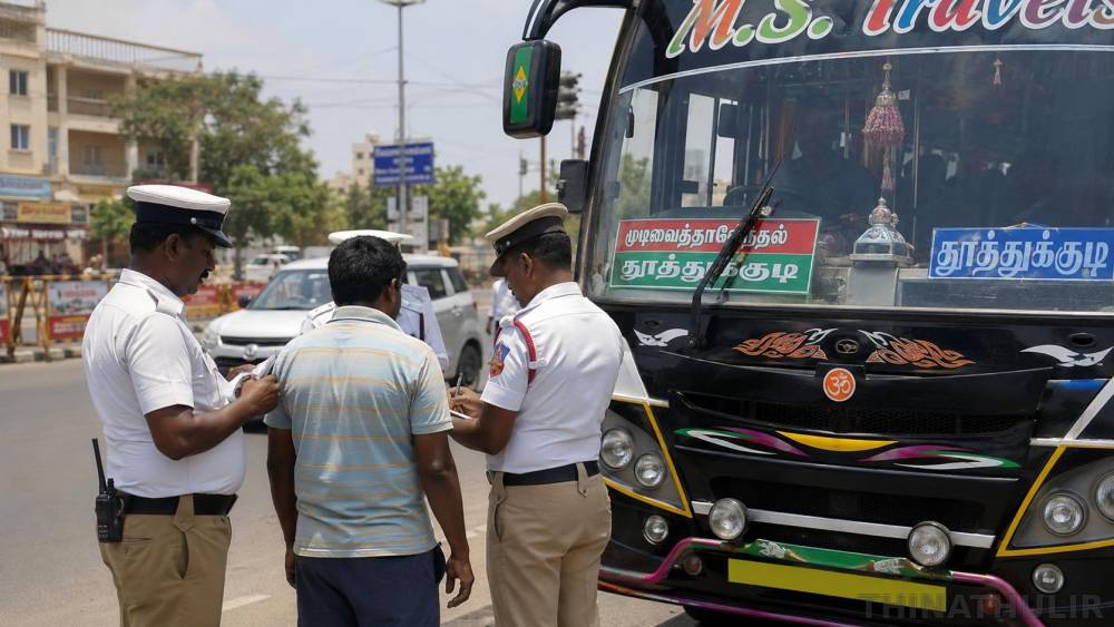 தூத்துக்குடியில் விதிமீறி இயக்கப்பட்ட தனியார் பேருந்துக்கு ரூ.13 ஆயிரம் அபராதம்