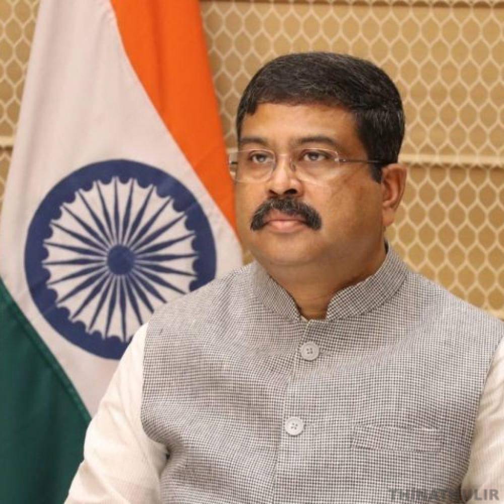 தர்மேந்திர பிரதான் ராஜினாமா செய்ய வேண்டும்: பிரதமர் மோடி கருத்துக்கு கரப்பான் பூச்சி ஜனதா கட்சி பதில்