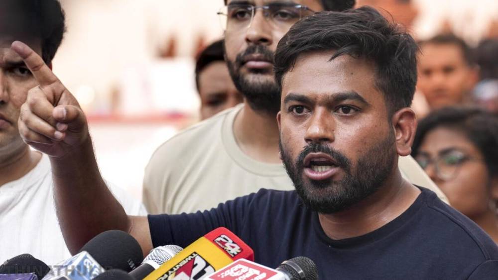 எங்கள் போராட்டத்தை சீர்குலைக்க வெளியில் இருந்து ஆட்கள் அனுப்பப்படுகிறார்கள்’ - அபிஜித் தீப்கே குற்றச்சாட்டு