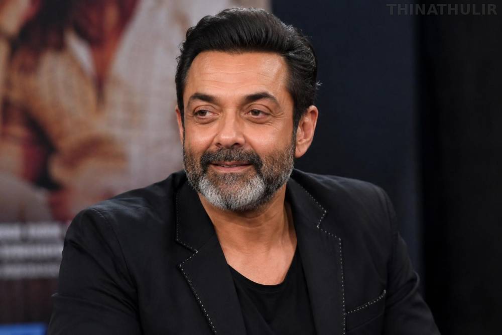 என்னுடன் நடித்தவர்கள் அரசியலில் வெற்றி பெறுகிறார்கள்: நடிகர் பாபி தியோல் நகைச்சுவை கருத்து