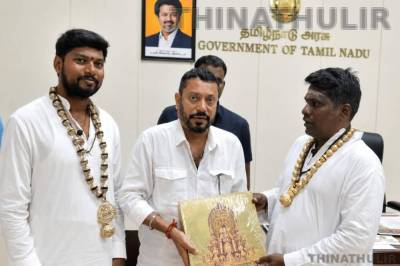 3 தமிழக அமைச்சர்களுடன் கைலாசா நாட்டின் பிரதிநிதிகள் சந்திப்பு: நித்யானந்தா வெளியிட்ட பதிவால் பரபரப்பு