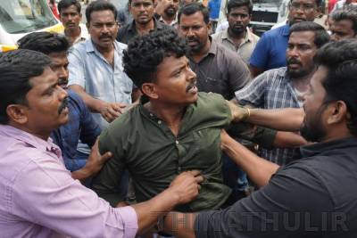 மது போதையில் ஆம்புலன்ஸ் ஓட்டி விபத்து: ஓட்டுநரை துரத்திப் பிடித்து தாக்கிய பொதுமக்கள்
