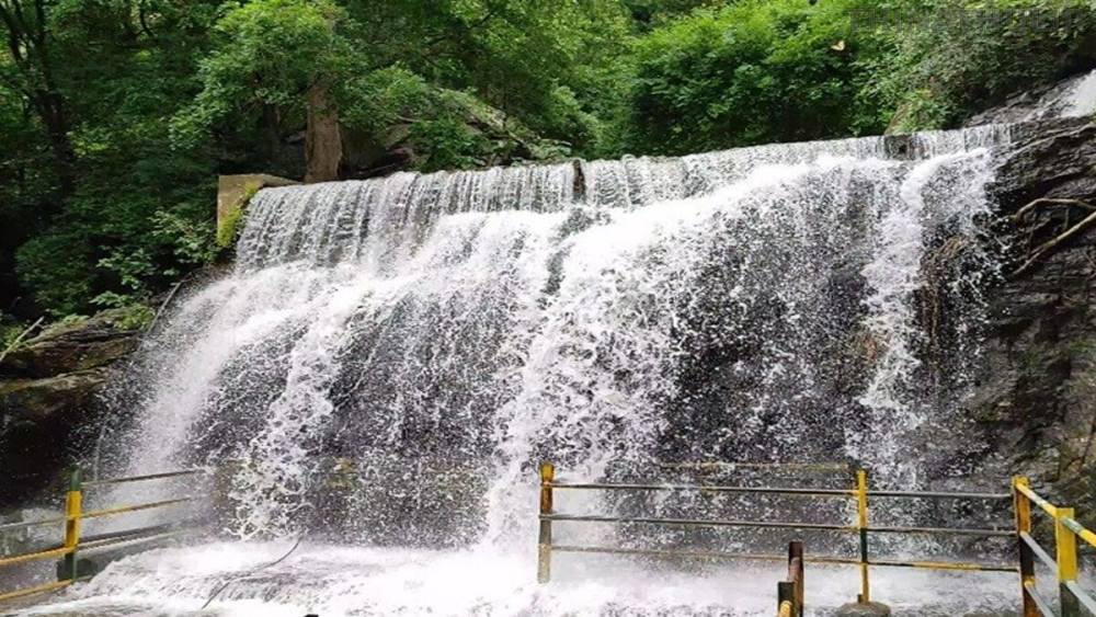 சுருளி அருவியில் மீண்டும் சுற்றுலா பயணிகள் குளிக்க அனுமதி