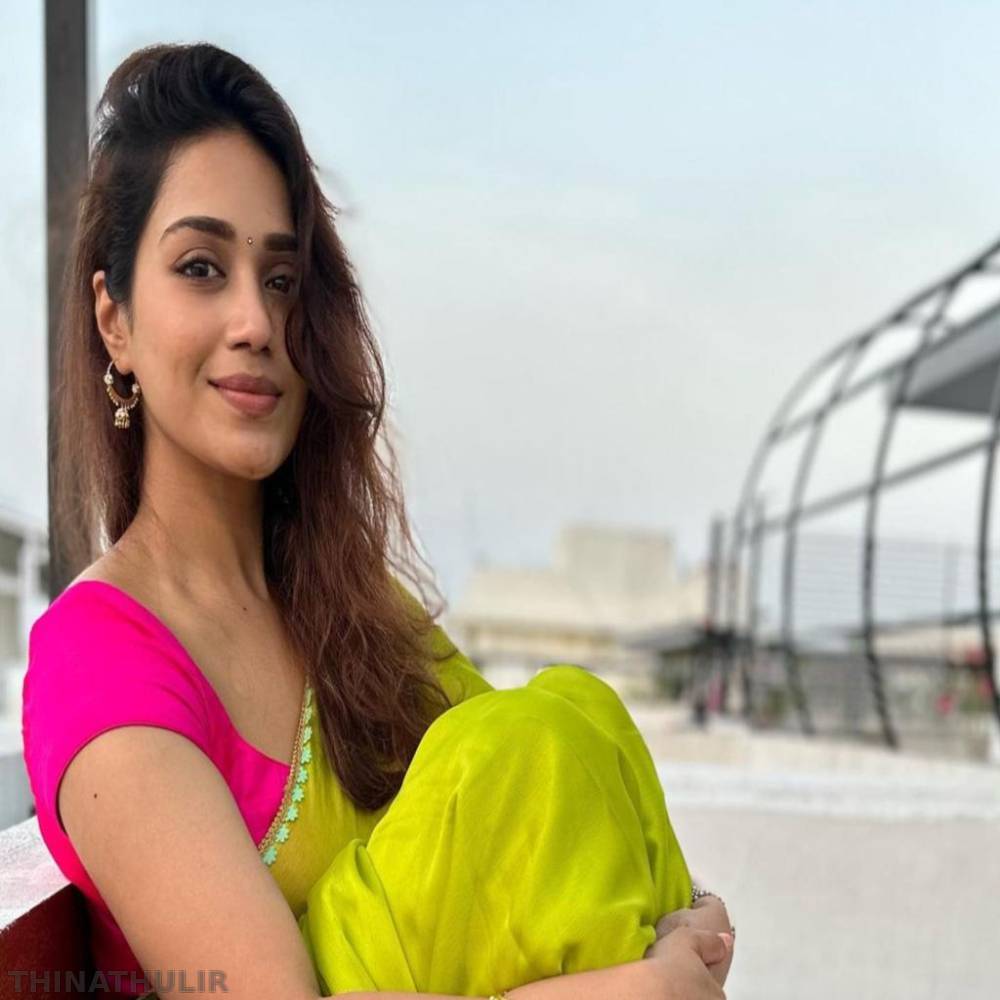 யாரை நோக்கி நிவேதா பெத்துராஜின் பதிவு?... வைரலாகும் திருக்குறள் பகிர்வு