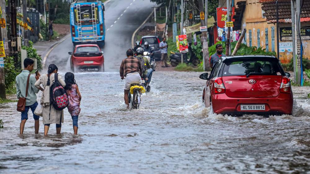 கேரளாவில் கனமழை, வெள்ளம்; பலி எண்ணிக்கை 26 ஆக உயர்வு