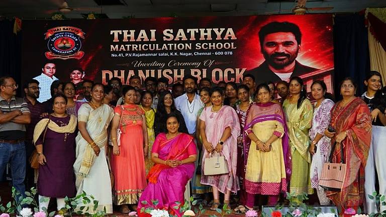 தான் படித்த பள்ளிக்கு 3 மாடி புதிய கட்டிடம் கட்டிக்கொடுத்த நடிகர் தனுஷ்