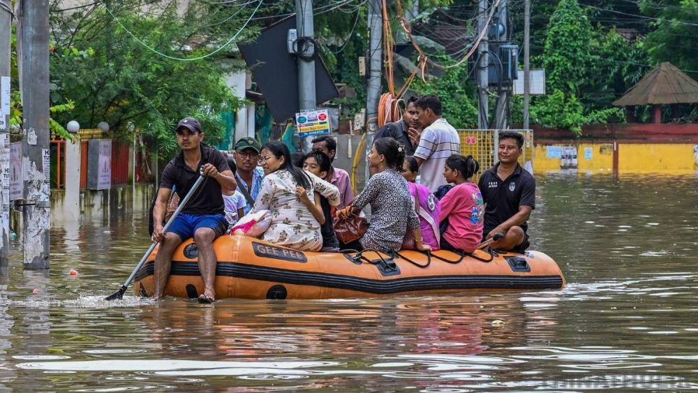 அசாமில் கனமழை, வெள்ளம்: பலி எண்ணிக்கை 97 ஆக உயர்வு