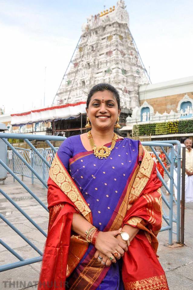 திருத்தணி முருகன் கோவிலில் காவடி சுமந்து நேர்த்திக்கடன் செலுத்திய நடிகை ரோஜா