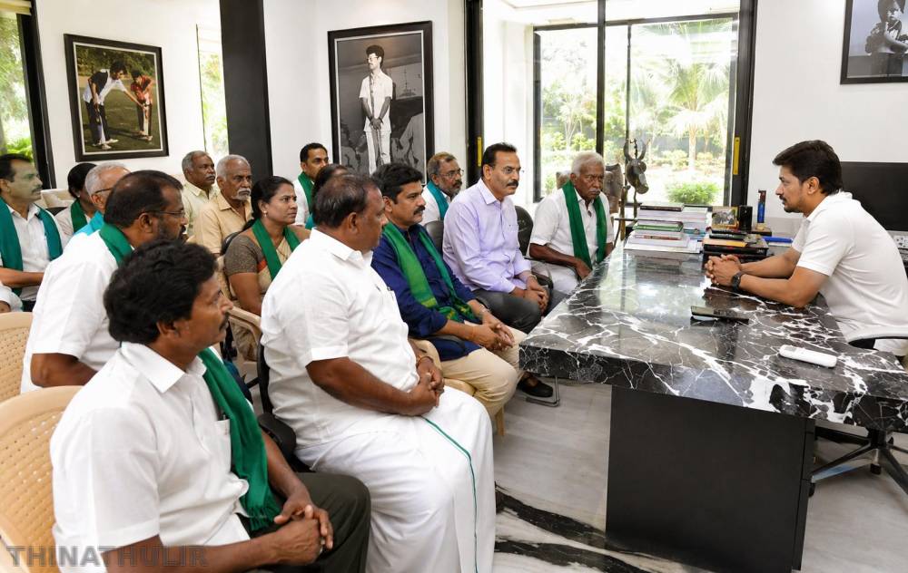 விவசாயச் சங்கப் பிரதிநிதிகள் உதயநிதி ஸ்டாலினுடன் சந்திப்பு