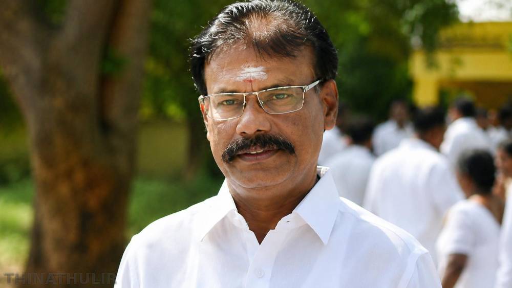 புதுக்கோட்டை: முன்னாள் ஊராட்சி மன்ற தலைவர் தலை துண்டித்து கொலை