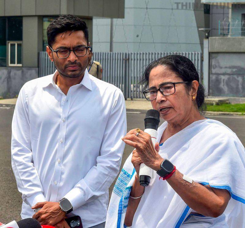 மம்தா பானர்ஜியின் மருமகன் அபிஷேக் பானர்ஜி வெளிநாடு செல்ல சுப்ரீம் கோர்ட்டு அனுமதி