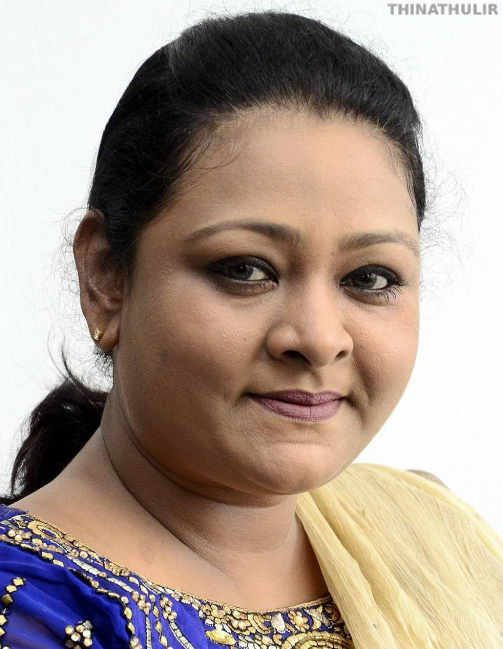 நடிகை ஷகிலாவுக்கு கழுத்தில் அறுவை சிகிச்சை: அதிகப்படியான செல்போன் பயன்பாடு குறித்து எச்சரிக்கை
