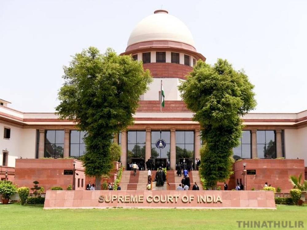 கரூர் கூட்ட நெரிசல் விவகாரம்: அரசு பணியை எதிர்த்த மனுதாரருக்கு சுப்ரீம் கோர்ட்டு கடும் கேள்வி; ஐகோர்ட்டு உத்தரவுக்கு இடைக்கால தடை