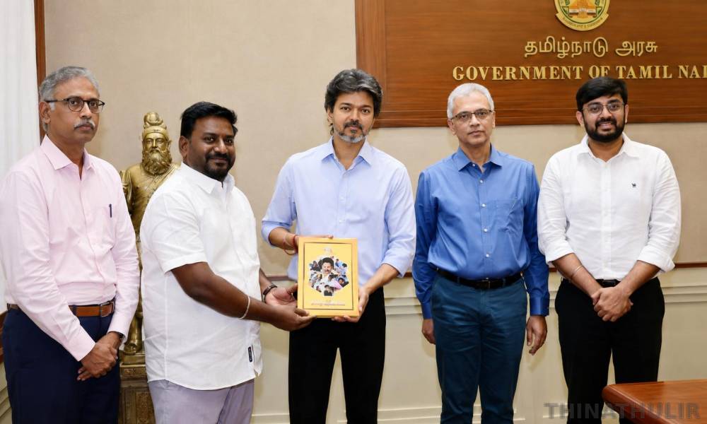 த.வெ.க. அரசின் 100 நாள் சாதனை மலர்: முதல்-அமைச்சர் விஜய் வெளியிட்டார்