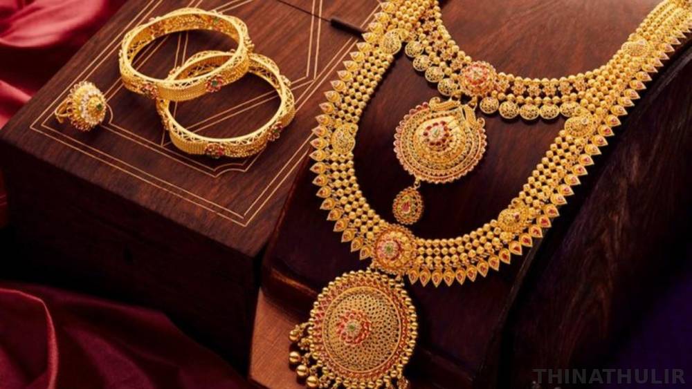 ஆபரண தங்கம் விலை ஒரே நாளில் சவரனுக்கு ரூ.880 உயர்வு
