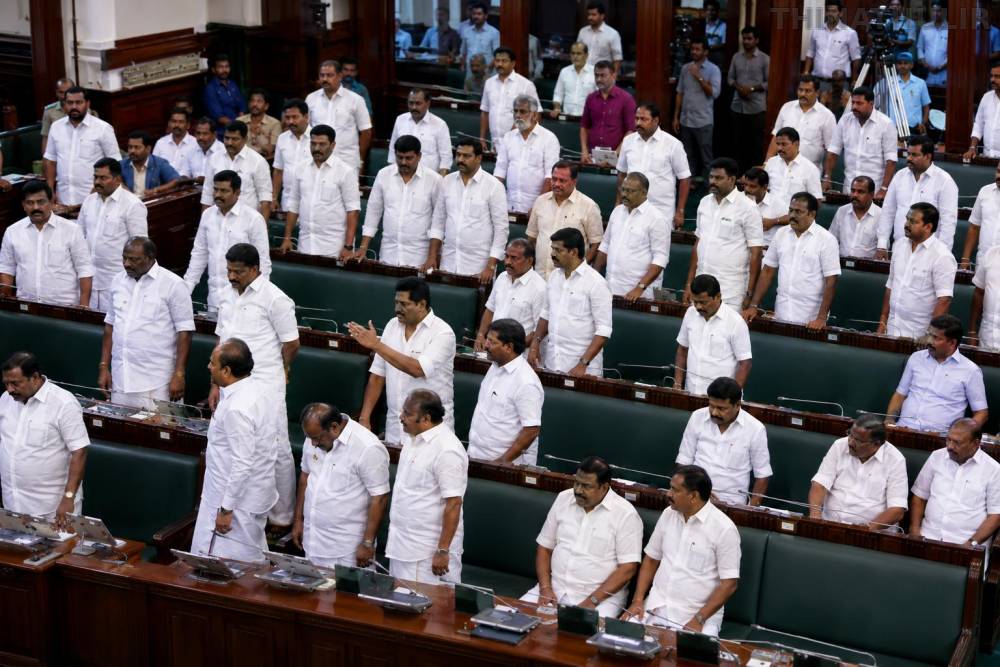 சட்டசபையில் இருந்து திமுக உறுப்பினர்கள் வெளிநடப்பு