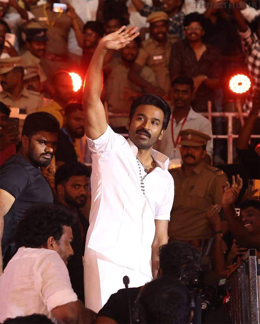 அரசியல் களத்தில் தனுஷ்..? ரசிகர் மன்றத்தை வலுப்படுத்த தீவிரம்