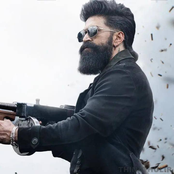 ‘ஜவான்’ சாதனையை காலி செய்த ‘டாக்சிக்’.. முதல் நாள் வசூல் எவ்வளவு தெரியுமா?