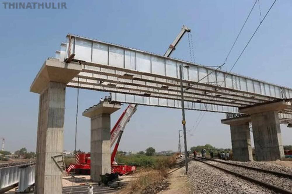 ரெயில்வே மேம்பால பணிகள்: செங்கோட்டை செல்லும் ரெயில்கள் ரத்து