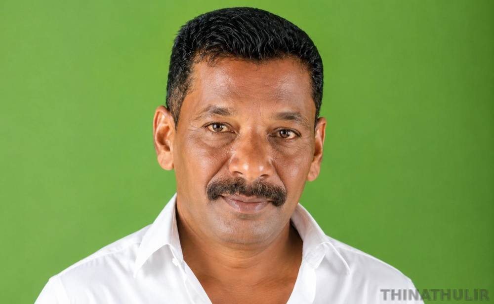 கோவை அருகே பயங்கரம்: முகத்தில் மிளகாய்ப்பொடி வீசி திமுக பிரமுகர் குத்திக்கொலை