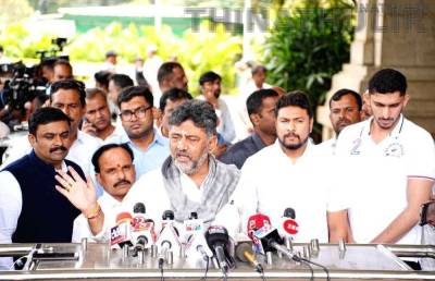 தமிழகத்துக்கு காவிரி நீர் திறக்கப்படுமா? அனைத்துக்கட்சி கூட்டத்தில் முடிவு: டி.கே. சிவக்குமார்