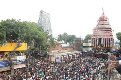 ஆடிப்பூர திருவிழாவில் கோலாகலமான ஆண்டாள் நாச்சியார் தேரோட்டம்