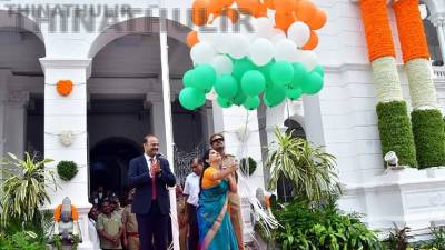 80-வது சுதந்திர தினம்: சென்னை ரிப்பன் கட்டடத்தில் தேசியக் கொடியை ஏற்றி மரியாதை செலுத்திய மேயர் பிரியா