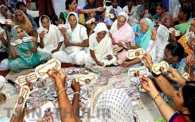 பிரதமர் மோடிக்காக 1,100 சிறப்பு ராக்கிகளை தயாரித்த பிருந்தாவன கைம்பெண் தாய்மார்கள்