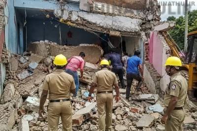 நெல்லை: மேல்சுவர் இடிந்து விழுந்து கட்டிட தொழிலாளி உயிரிழப்பு