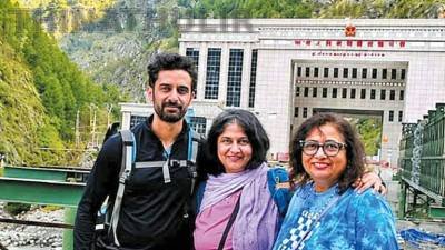 நேபாள வெள்ளப்பெருக்கில் குடும்பத்துடன் உயிர் தப்பிய இந்தி நடிகர்