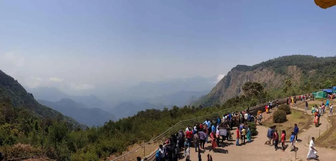 கொடைக்கானல்: சிட்டி வியூ பாயிண்ட்டில் பாதுகாப்பு வேலி அமைக்க சுற்றுலா பயணிகள் கோரிக்கை...