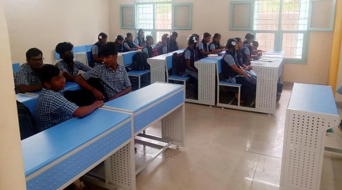 சென்னையில் 18 அரசு பள்ளிகளுக்கு பெஞ்ச் டெஸ்க் வழங்கிய ஹுண்டாய் நிறுவனம்