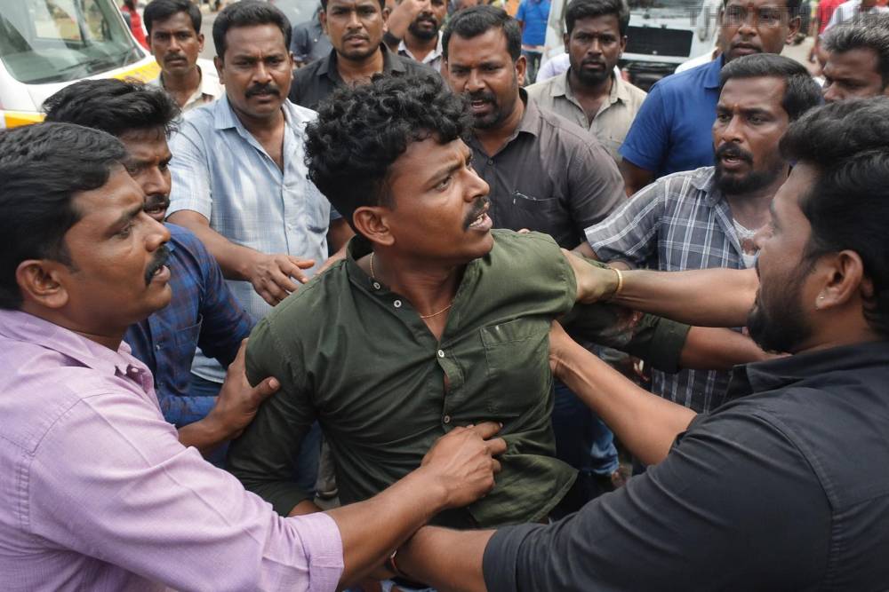 மது போதையில் ஆம்புலன்ஸ் ஓட்டி விபத்து: ஓட்டுநரை துரத்திப் பிடித்து தாக்கிய பொதுமக்கள்