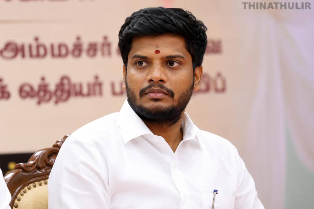 அமைச்சர் ரமேஷ் உத்தரவால் சமயபுரம், வடபழனி கோவில் ஊழியர்கள் இருவர் பணிநீக்கம் (சஸ்பெண்ட்)