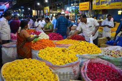 ஆடி மாதம் தொடக்கம்: கோயம்பேடு பூ மார்க்கெட்டில் சாமந்தி விலை ரூ.350 ஆக உயர்வு