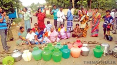 மதுராந்தகத்தில் குடிநீர் தட்டுப்பாடு: காலி குடங்களுடன் பொதுமக்கள் சாலை மறியல்!
