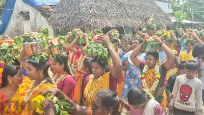 சக்தி மாரியம்மன் கோவில் தீமிதி திருவிழா... காரைக்கால் பேட்டை கிராமத்தில் பால்குட ஊர்வலம்