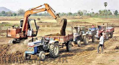 திருமூர்த்தி அணையில் வண்டல் மண் அள்ளும் பணி மீண்டும் தொடக்கம்