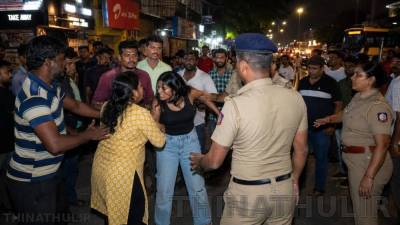 சென்னை: மதுபோதையில் ரகளை செய்த இளம்பெண் மீது பொதுமக்கள் தாக்குதல்