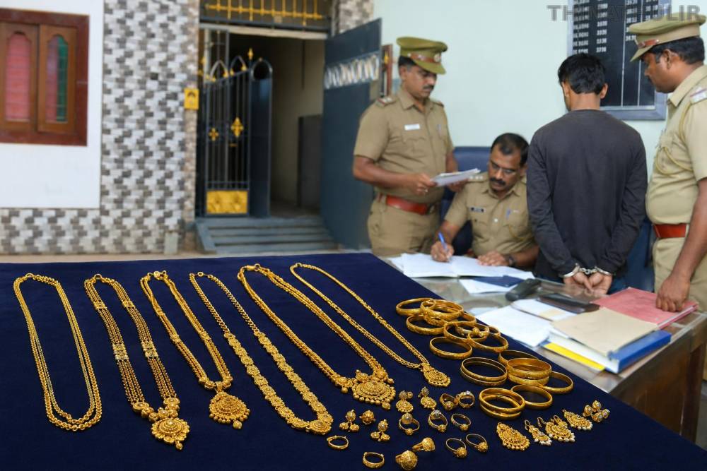 திண்டுக்கல்லில் 50 பவுன் நகைகள் மாயம்: ஒருவர் கைது; முழு நகைகளையும் மீட்ட போலீசார்