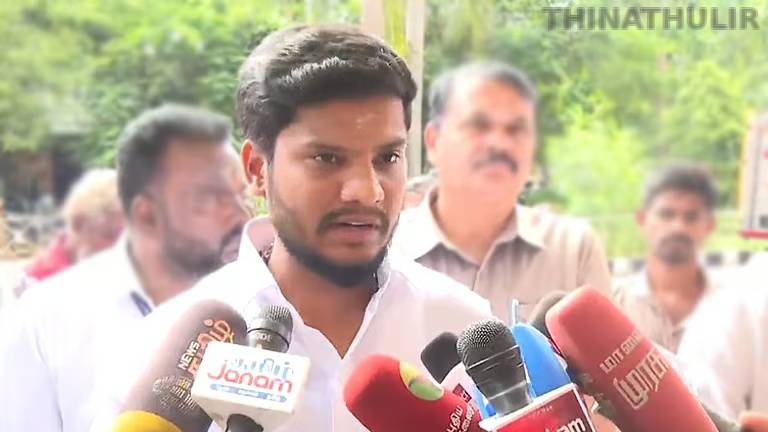 கோவில்களில் ரூ.5 கட்டணம் வசூலிப்பது ஏன்? அமைச்சர் ரமேஷ் விளக்கம்