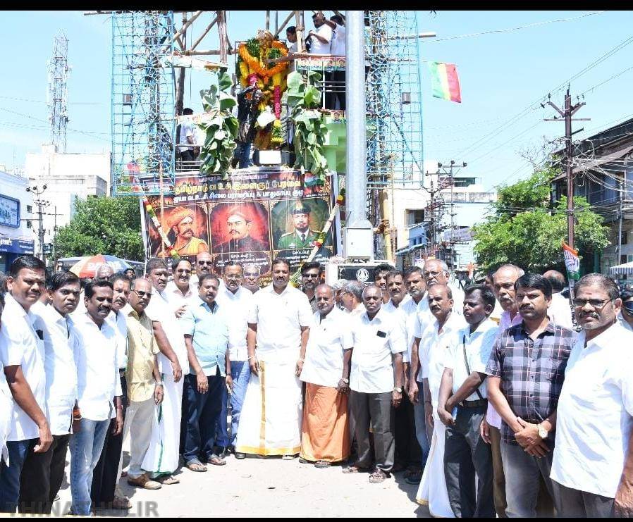 வ.உ.சி. பிறந்தநாள்: சிம்மக்கலில் நூற்றுக்கணக்கான வெள்ளாளர்கள் மரியாதை  தென் இந்திய வெள்ளாளர் உறவின்முறை சங்கம், வெள்ளாளர் முதலியார் சேம்பர் சார்பில் சிறப்பு நிகழ்ச்சி