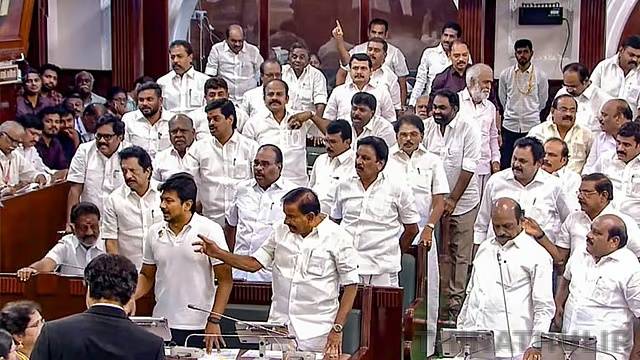 சட்டசபையில் இருந்து திமுக வெளிநடப்பு!