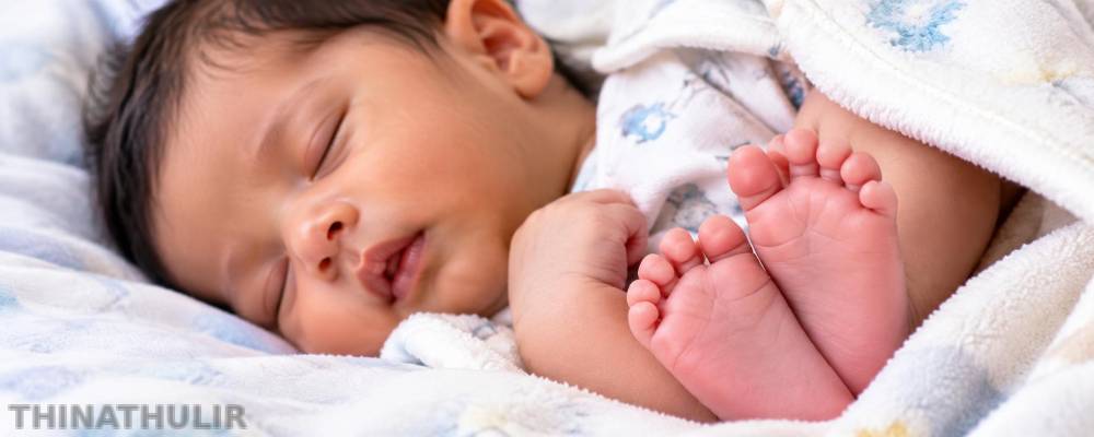 ஆட்டோவில் இருந்து சாலையில் வீசப்பட்ட பச்சிளம் குழந்தை