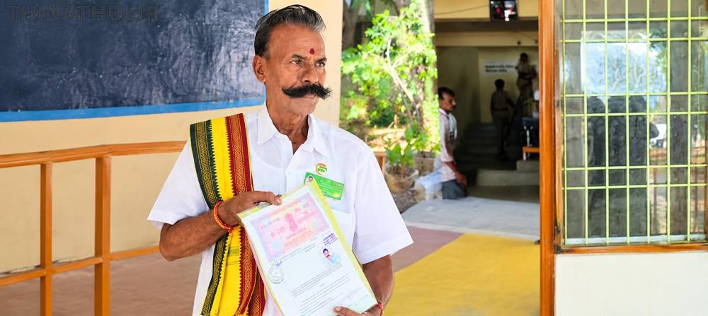 தாராபுரம் இடைத்தேர்தல்: முதல் ஆளாக வேட்புமனு தாக்கல் செய்த ‘தேர்தல் மன்னன்’ பத்மராஜன்!