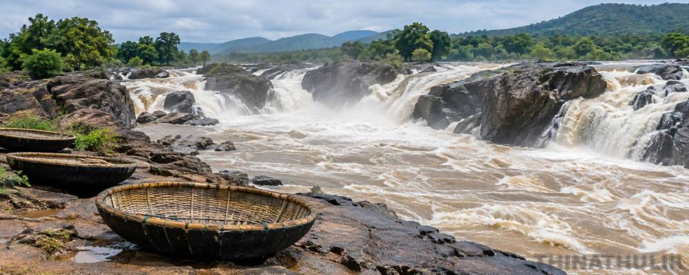 ஒகேனக்கல்லுக்கு நீர்வரத்து அதிகரிப்பு: பரிசல் இயக்கம் மீண்டும் தடை