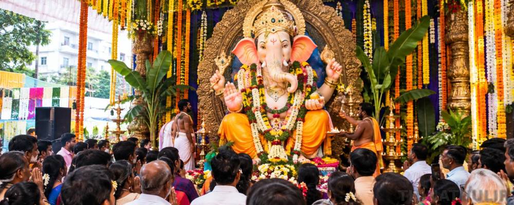 நாடு முழுவதும் களைகட்டிய விநாயகர் சதுர்த்தி விழா.. பிரமாண்டமான சிலைகள் பிரதிஷ்டை செய்து பூஜை