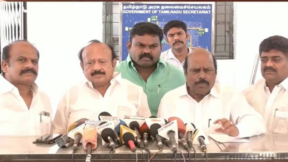 அமைச்சர் நிர்மல் குமாருக்கு எதிராக உரிமை மீறல் புகார் - சபாநாயகரை சந்தித்த திமுக எம்.எல்.ஏ.க்கள்