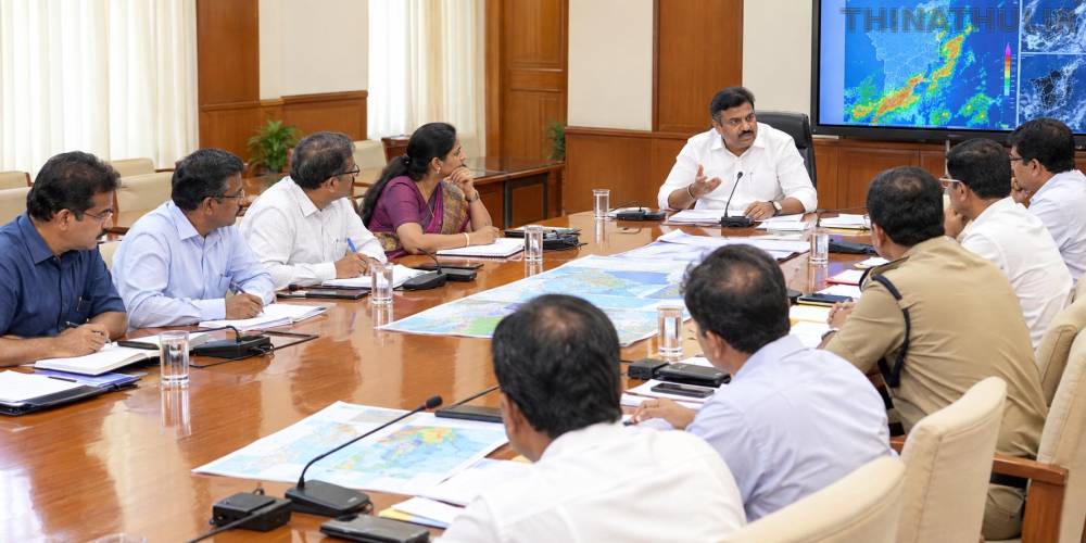 பருவமழை முன்னெச்சரிக்கை பணிகள்: அமைச்சர் விஜய் தமிழன் பார்த்திபன் தலைமையில் ஆலோசனை